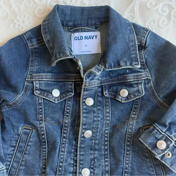 Old Navy Blue Jean Jacket with Classic Denim Style - Picture 5 of 6